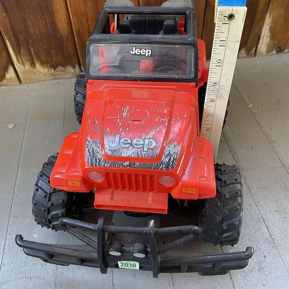 Y2K 2010 Jeep Rubicon Remote & Charger Toy Car For Kid & Adult Fun Outdoorsy - Picture 6 of 13